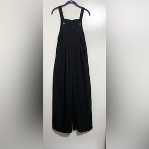 Small Black wide leg overalls w/pockets